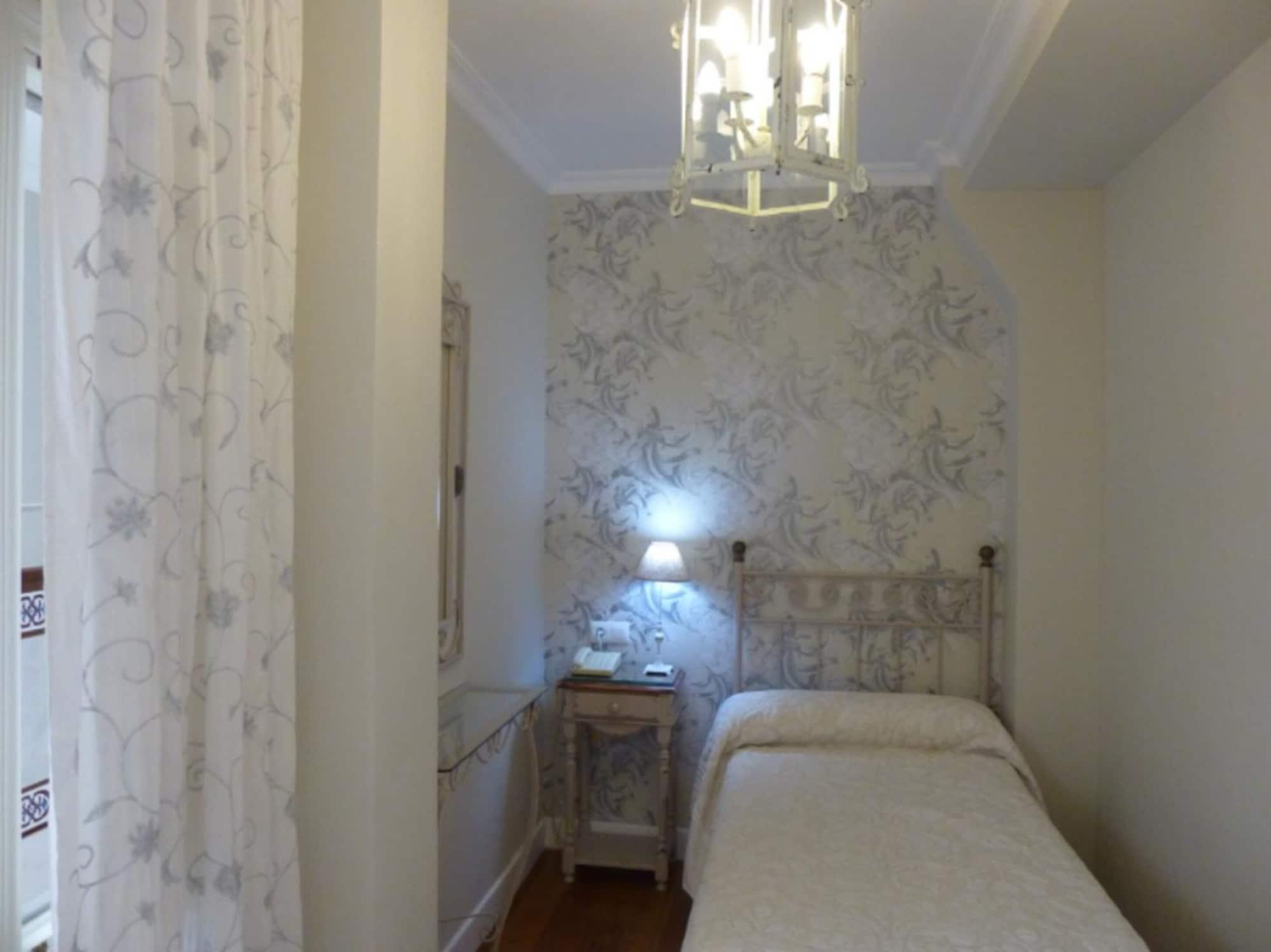 Le Petit Paris Hotell Sevilla Eksteriør bilde