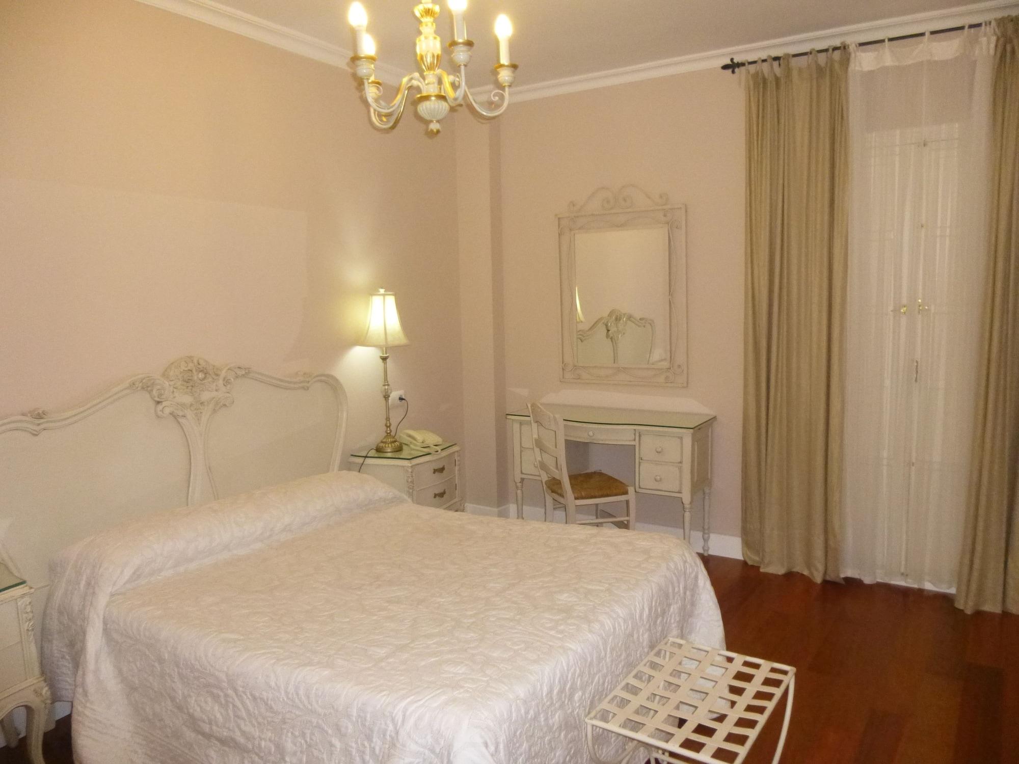 Le Petit Paris Hotell Sevilla Eksteriør bilde