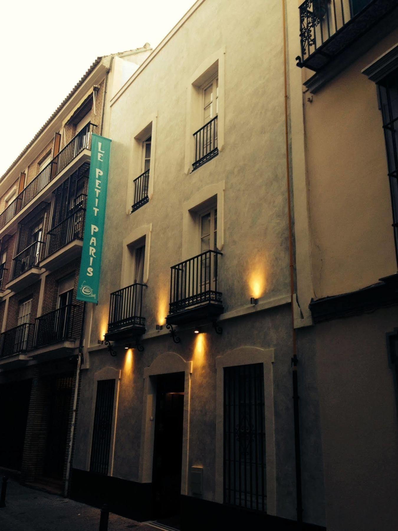 Le Petit Paris Hotell Sevilla Eksteriør bilde