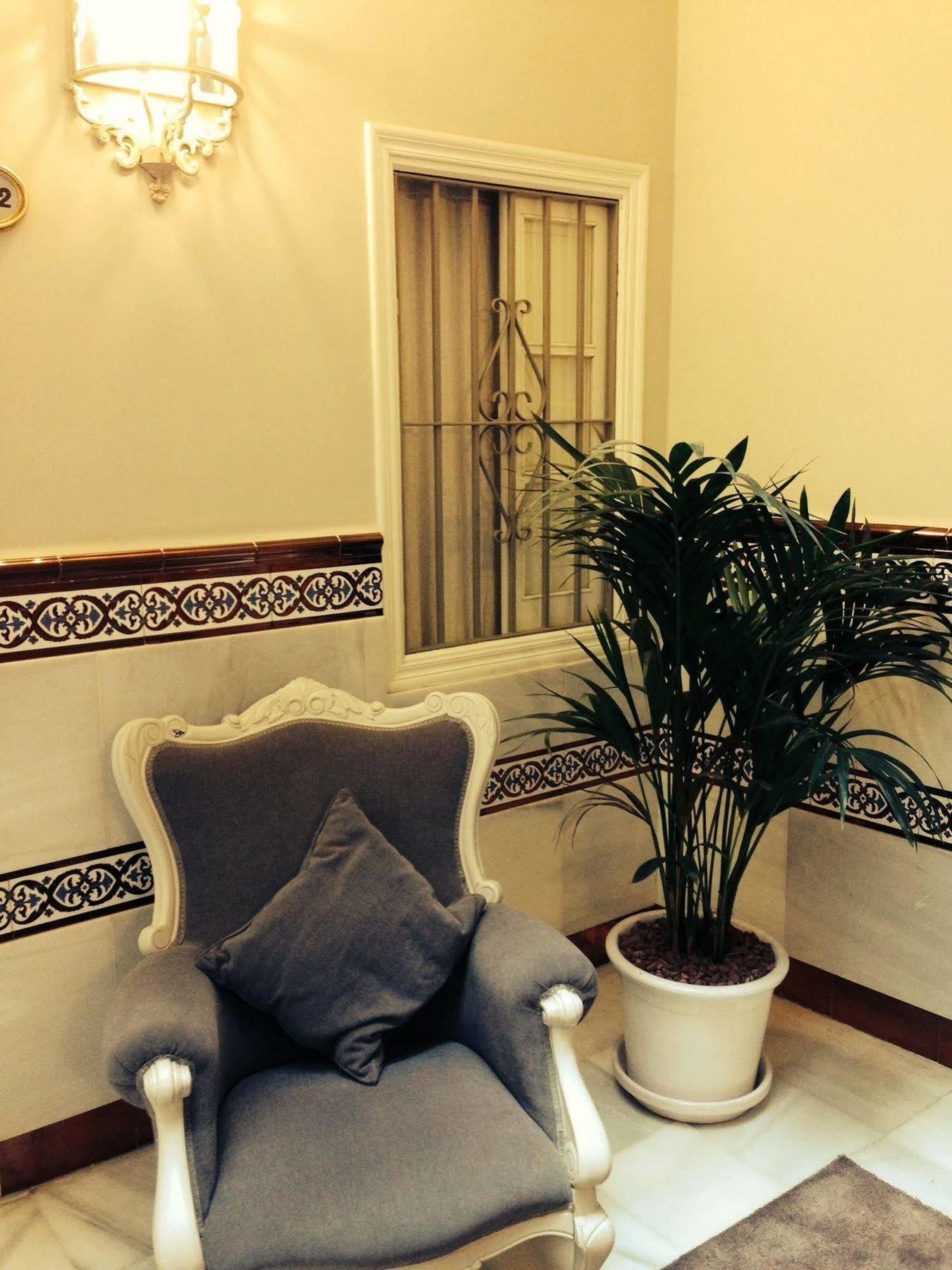 Le Petit Paris Hotell Sevilla Eksteriør bilde